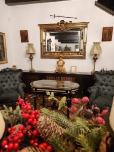 Art. History. Experience. – Camera secretă de poker privat în București, o invitație în rafinamentul interbelic